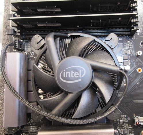 自作pc組み立て ＣＰＵクーラーの取り付け作業の説明画像6枚目
